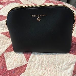 Michael Kors Large Dome crossbody NWT-Black